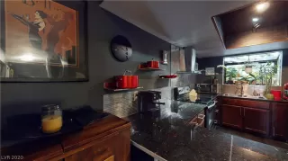 Photo #4: 2246659 Listing