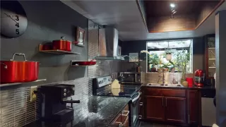 Photo #5: 2246659 Listing