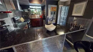 Photo #6: 2246659 Listing