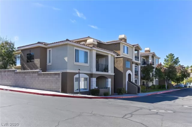 MLS: 2246719 Condo For Sale