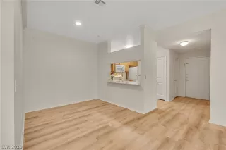 Photo #2: 2246719 Listing