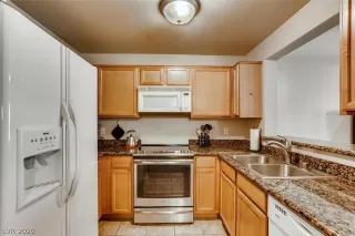 Photo #2: 2246735 Listing 