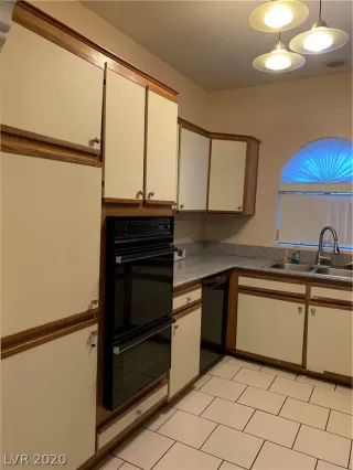 Photo #3: 2246763 Listing 