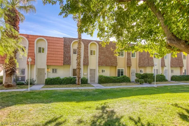 MLS: 2246773 Condo For Sale