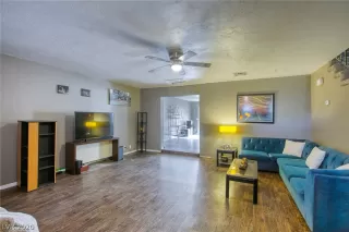 Photo #4: 2246773 Listing