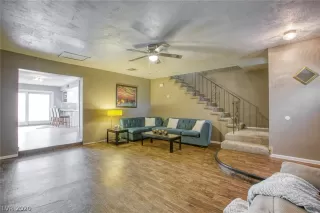 Photo #5: 2246773 Listing