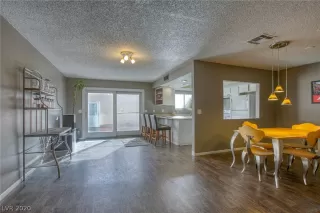 Photo #6: 2246773 Listing