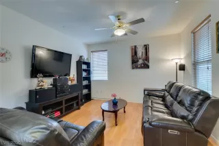 Photo #4: 2246780 Listing