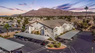 Photo #4: 2246790 Listing