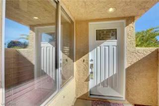 Photo #2: 2246817 Listing