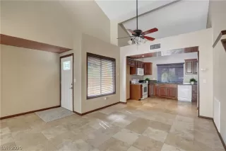 Photo #4: 2246817 Listing