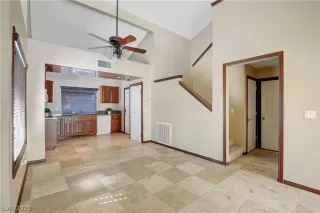 Photo #5: 2246817 Listing