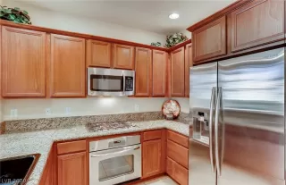 Photo #3: 2246837 Listing 