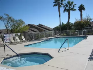 Photo #6: 2246862 Listing