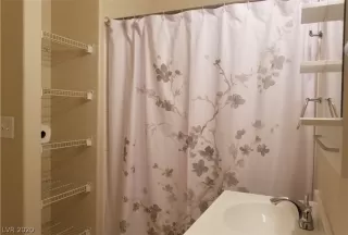 Photo #5: 2246873 Listing