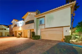 Photo #3: 2246901 Listing