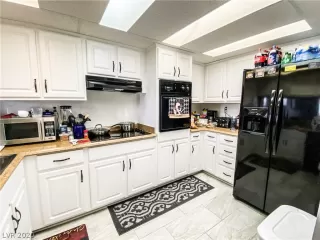 Photo #1: 2246924 Listing