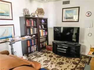 Photo #4: 2246924 Listing