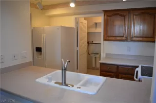 Photo #6: 2246927 Listing