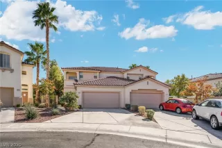 Photo #2: 2246946 Listing