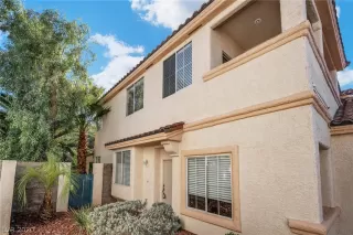 Photo #4: 2246946 Listing