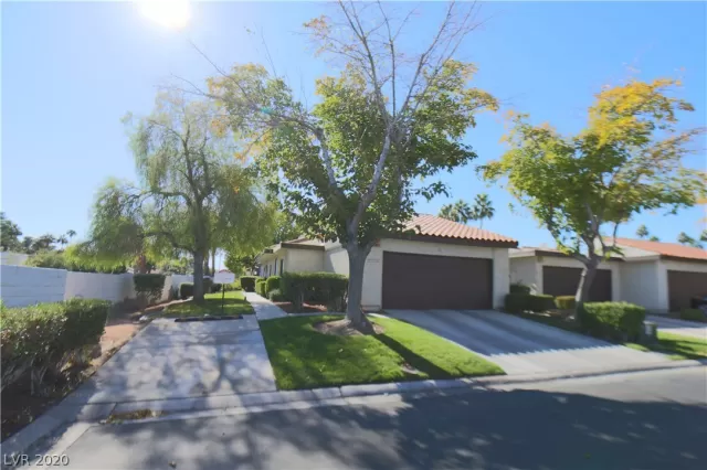 MLS: 2246949 Condo For Sale