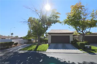 Photo #1: 2246949 Listing