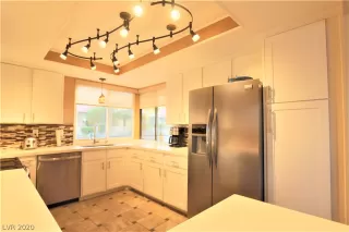 Photo #4: 2246949 Listing