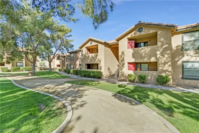 MLS: 2246965 Condo For Sale