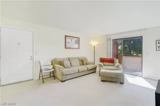 Photo #5: 2246965 Listing 