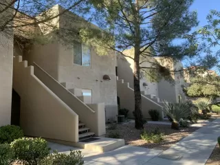 Photo #1: 2247015 Listing