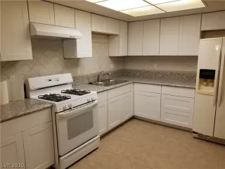 Photo #5: 2247044 Listing 