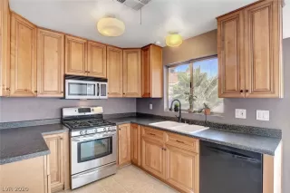 Photo #3: 2247072 Listing 