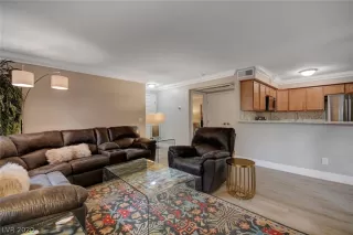 Photo #2: 2247084 Listing 