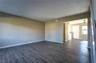 Photo #2: 2247093 Listing 
