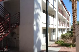 Photo #5: 2247106 Listing 