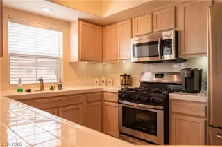 Photo #4: 2247199 Listing