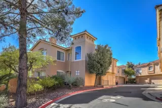 Photo #3: 2247219 Listing