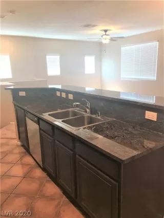 Photo #3: 2247230 Listing 