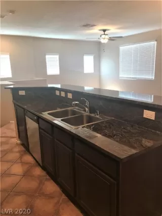 Photo #4: 2247230 Listing 