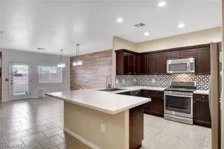 Photo #3: 2247238 Listing