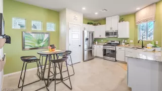 Photo #3: 2247264 Listing