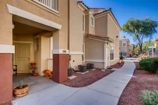 Photo #1: 2247336 Listing