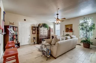 Photo #6: 2247336 Listing