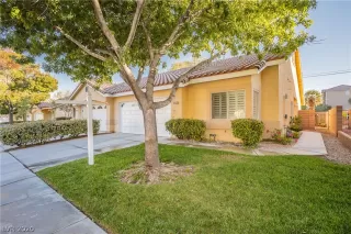 Photo #1: 2247339 Listing