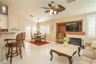 Photo #6: 2247339 Listing