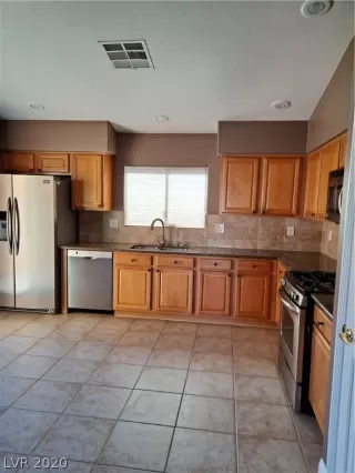 Photo #3: 2247345 Listing