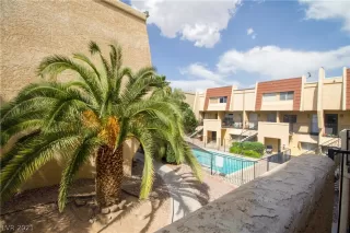 Photo #3: 2247396 Listing 
