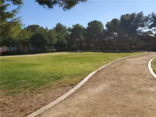 Photo #5: 2247420 Listing