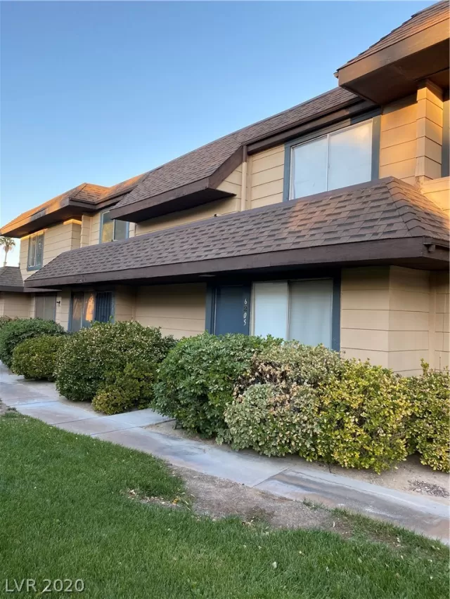 MLS: 2247449 Condo For Sale